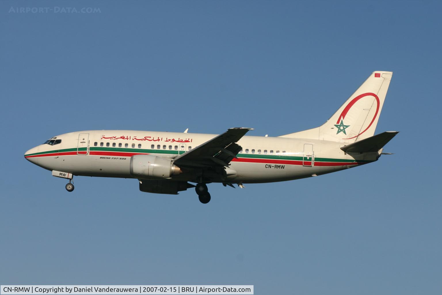 CN-RMW, 1991 Boeing 737-5B7 C/N 25364, shortly to land on rwy 25L