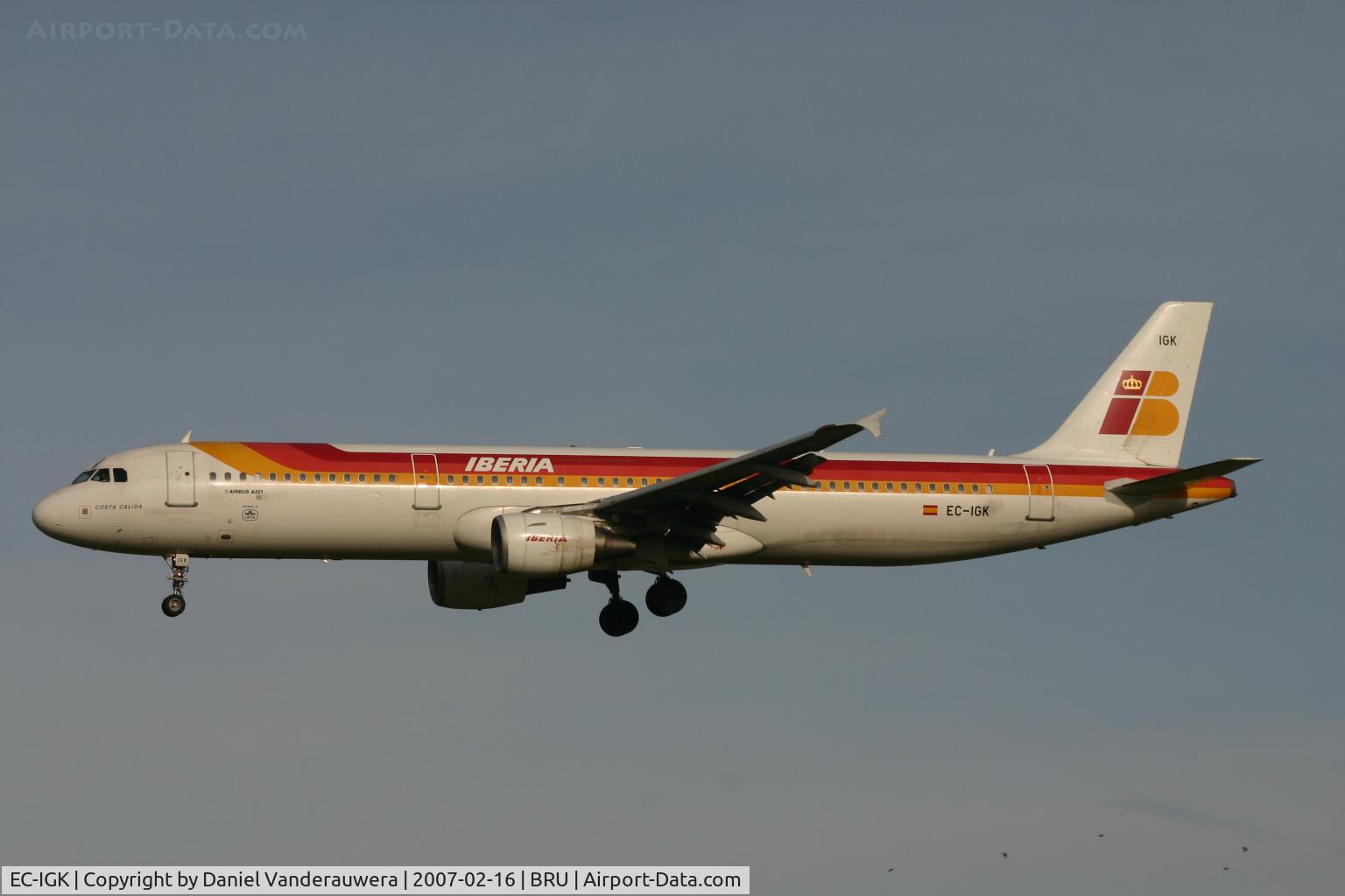EC-IGK, 2001 Airbus A321-211 C/N 1572, arrival of COSTA CALIDA - flight IB3206 from MAD