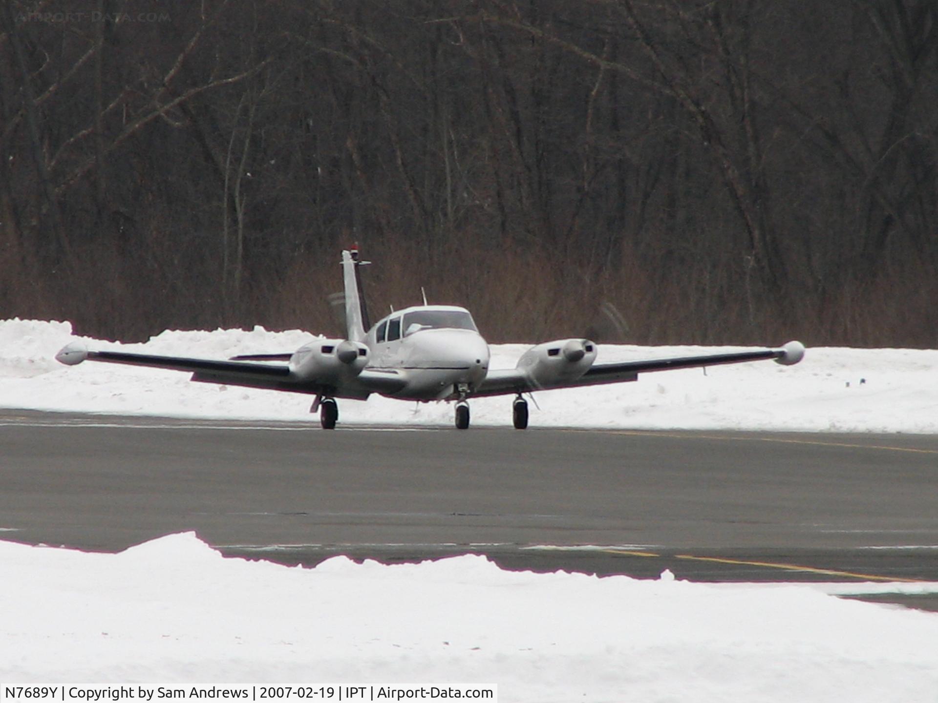 N7689Y, 1965 Piper PA-30 Twin Comanche C/N 30-769, Arriving on the ramp.