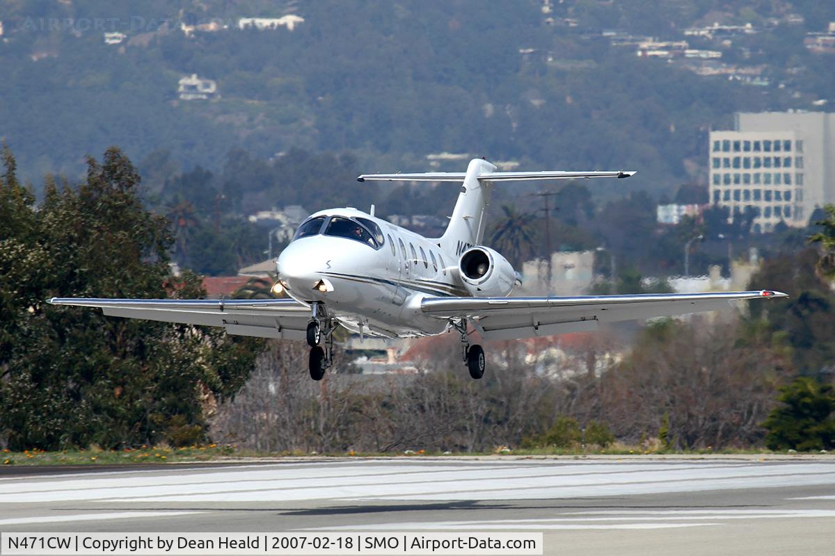 N471CW, 1997 Beechcraft 400A Beechjet C/N RK-161, Flight Options Beech 400A N471CW (FLT OPT1471) from Watsonville Municipal (KWVI) landing on RWY 21.
