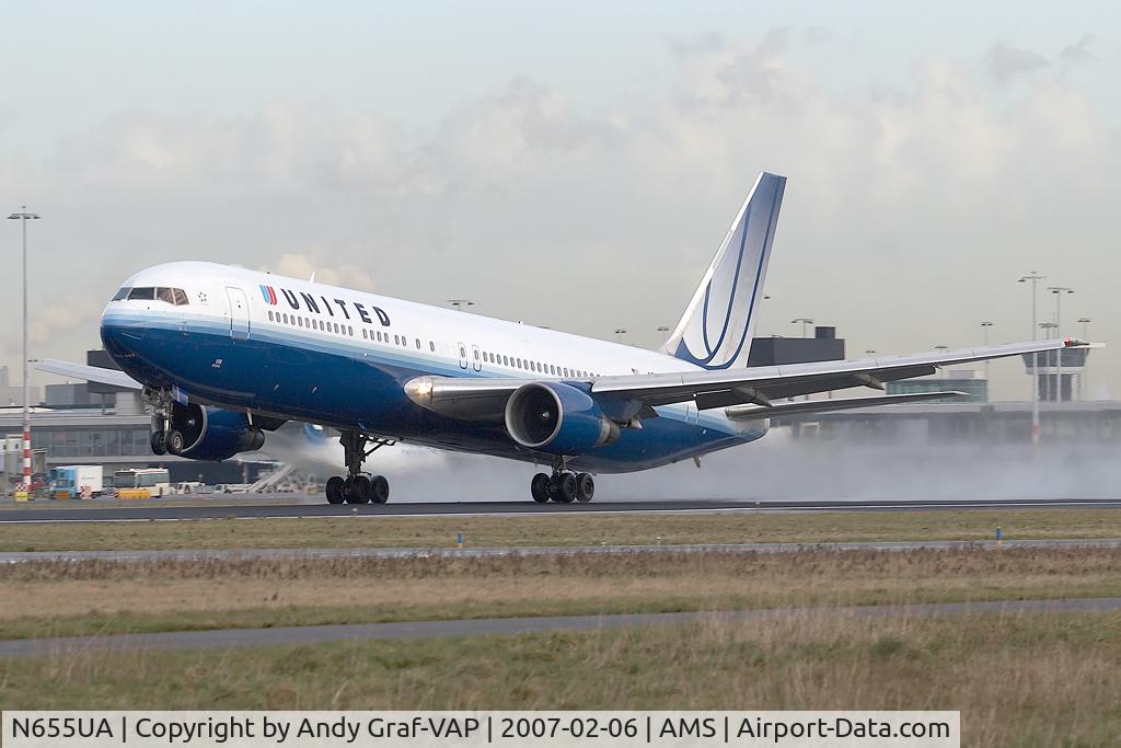 N655UA, 1992 Boeing 767-322/ER C/N 25393, United Airlines 767-300