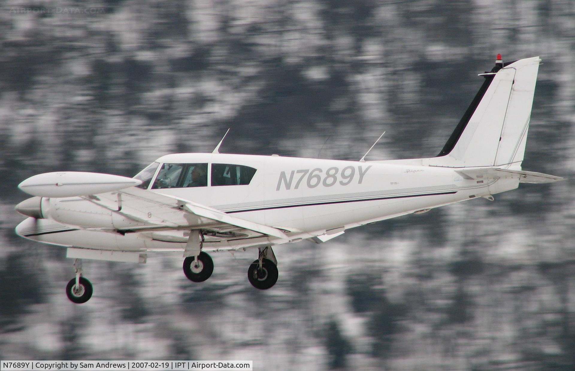 N7689Y, 1965 Piper PA-30 Twin Comanche C/N 30-769, There is a dog in that plane!!!!
