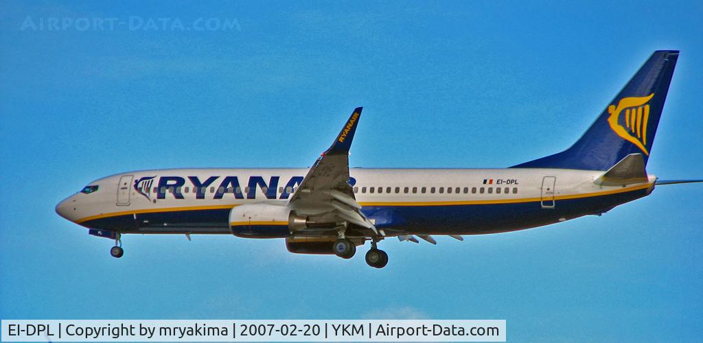 EI-DPL, 2007 Boeing 737-8AS C/N 33611, Ryanair approach and fly-by at YKM