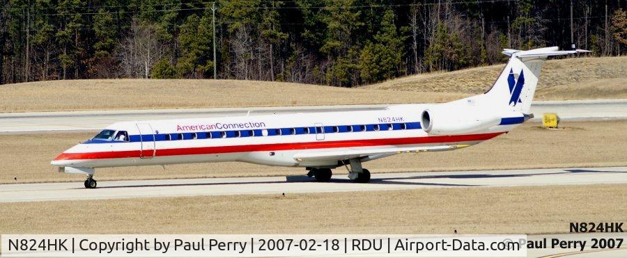 N824HK, 2001 Embraer ERJ-145LR (EMB-145LR) C/N 145498, Oddly, her tail has only one color on the eagle, no red