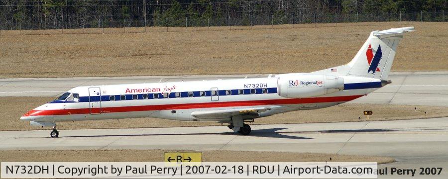 N732DH, 2000 Embraer ERJ-135LR (EMB-135LR) C/N 145358, Safe to say that American Eagle is well busy at RDU