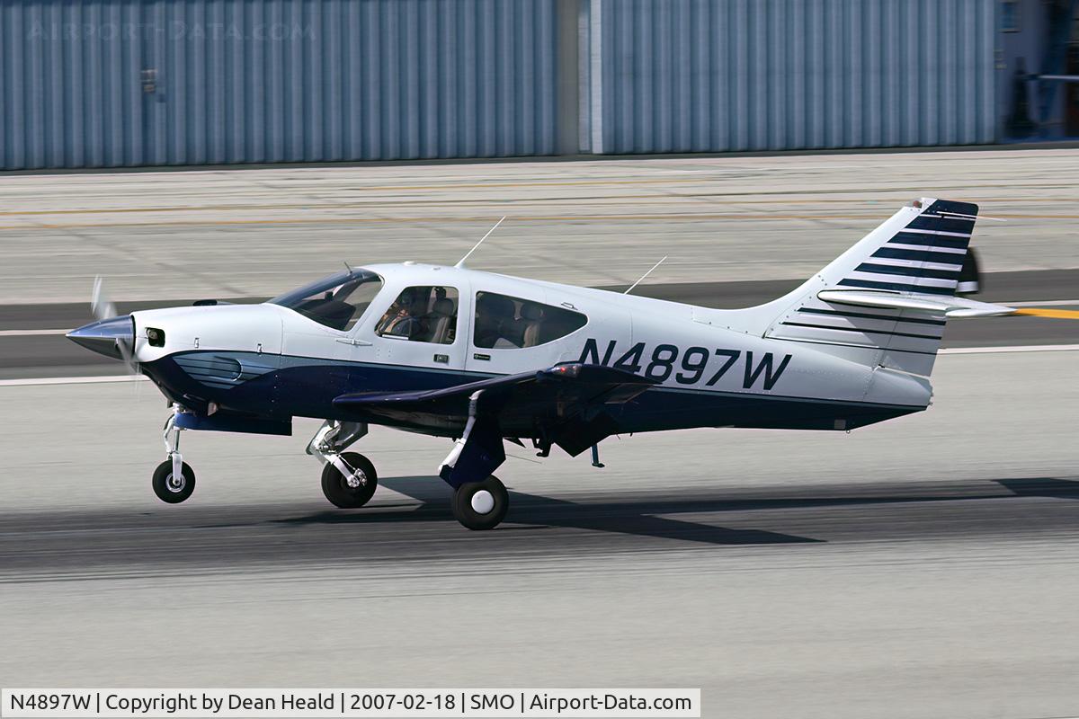N4897W, 1977 Rockwell International 114 Commander C/N 14227, Michael Reznick's 1977 Rockwell Commander 114 landing on RWY 21.