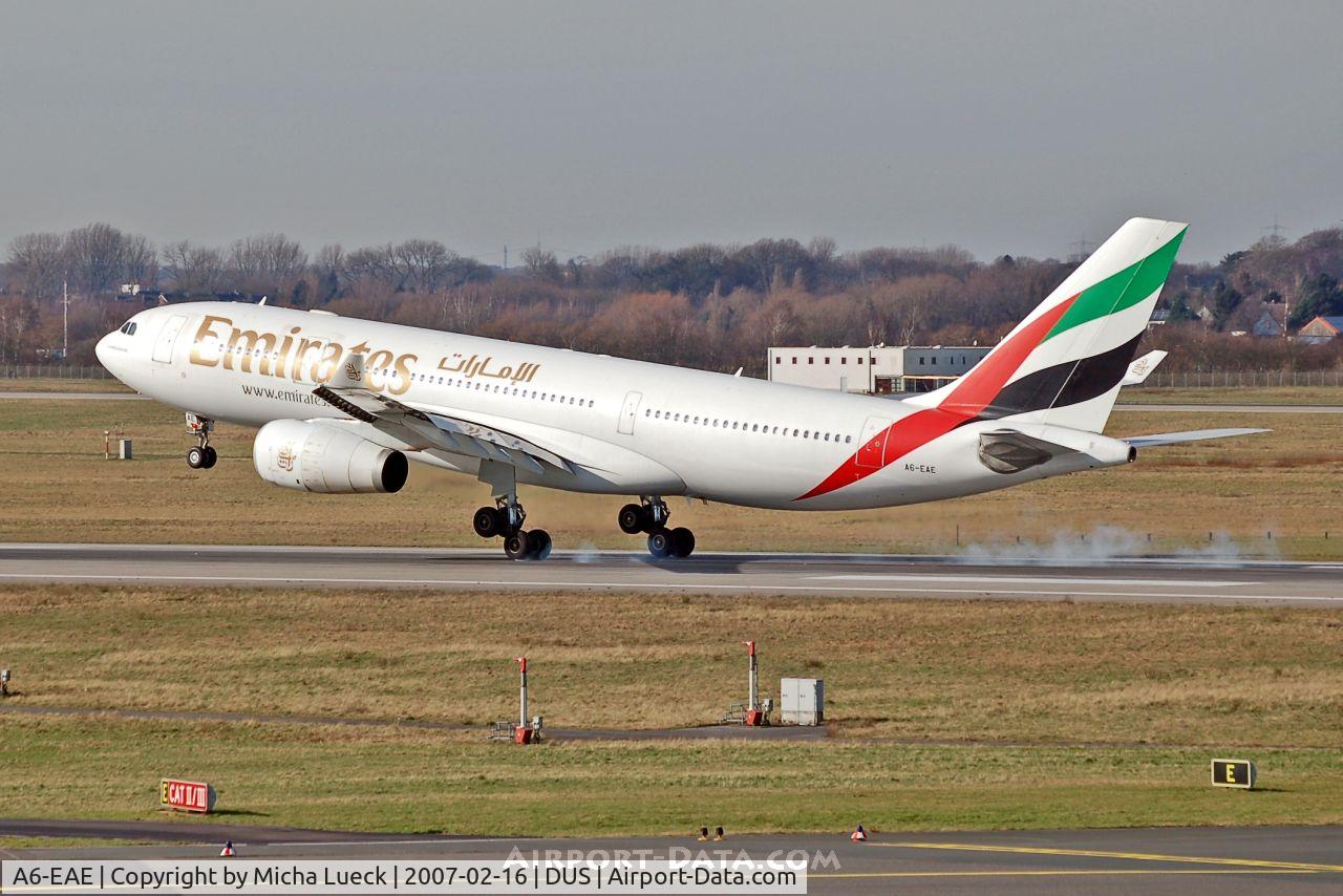 A6-EAE, 2001 Airbus A330-243 C/N 384, Burning rubber