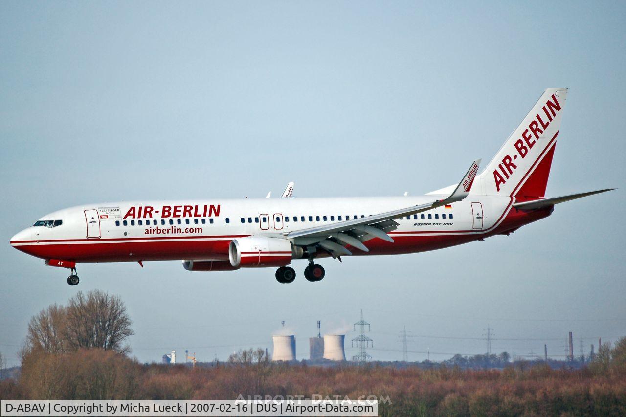 D-ABAV, 1999 Boeing 737-86J C/N 30498, On short finals