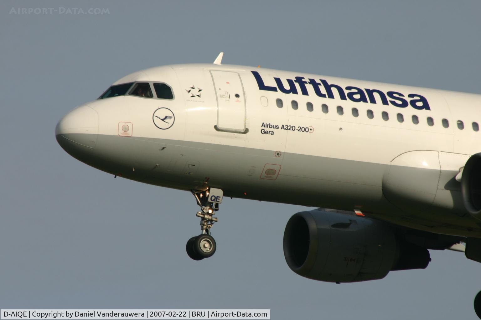 D-AIQE, 1991 Airbus A320-211 C/N 0209, descending to rwy 25L