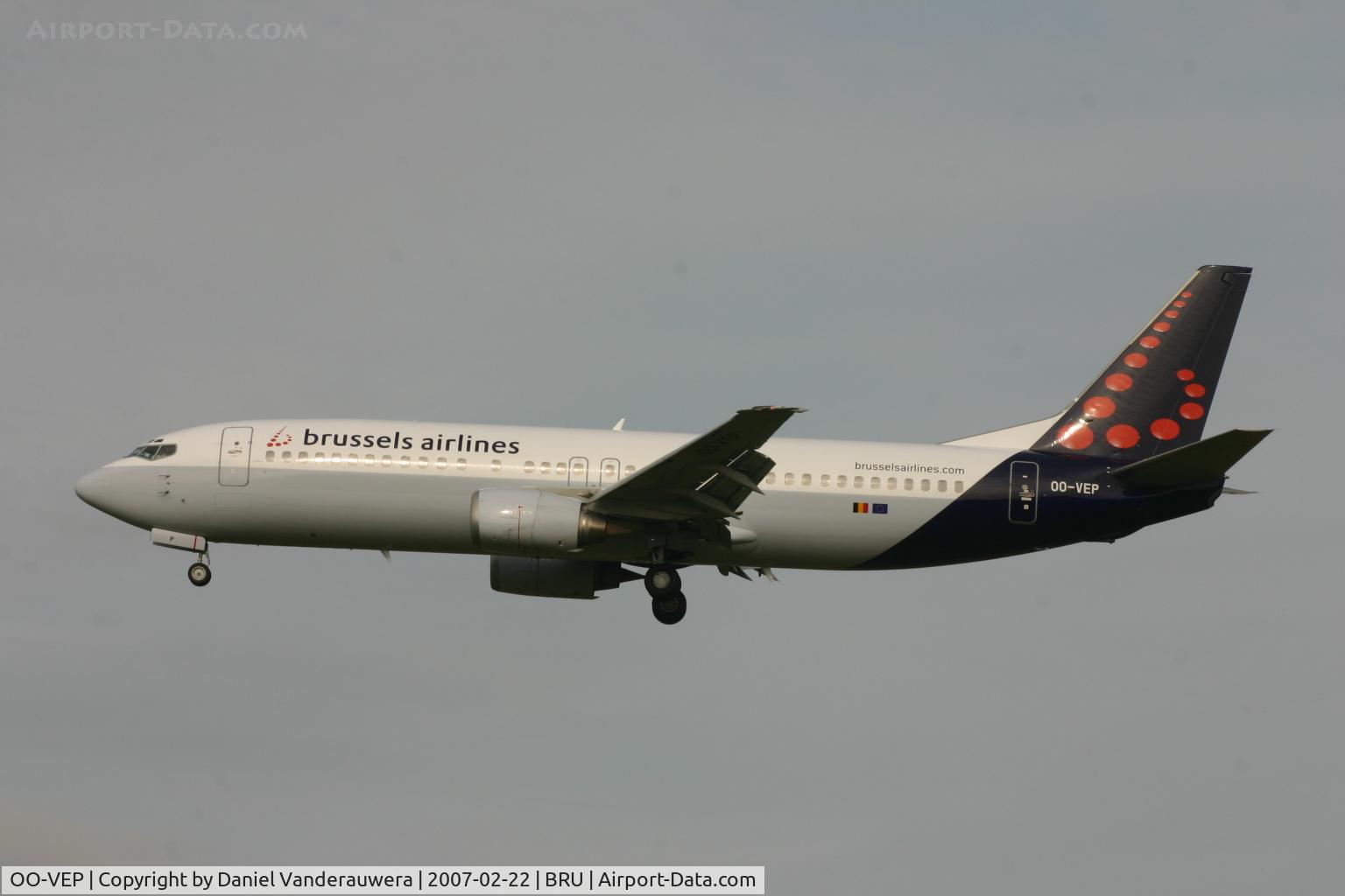 OO-VEP, 1996 Boeing 737-43Q C/N 28489, arrival of flight TV803 from BCN  -  already with new colour scheme of Brussels Airlines