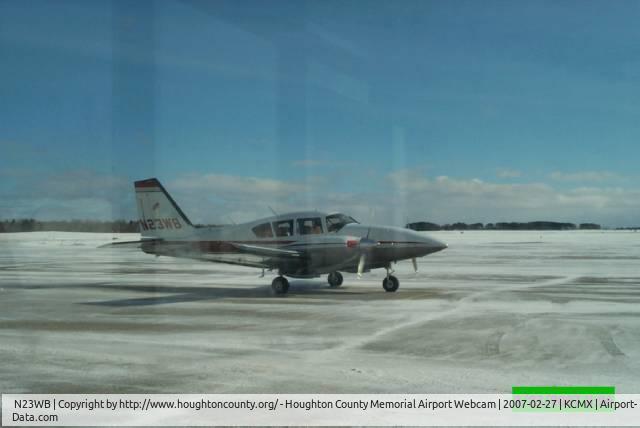 N23WB, 1973 Piper PA-23-250 C/N 27-7405281, Norther Michigan stop