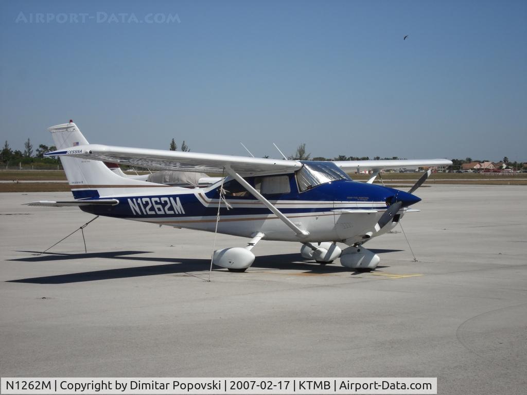 N1262M, 1975 Cessna 182P Skylane C/N 18264265, C182 - Tamiami Airport