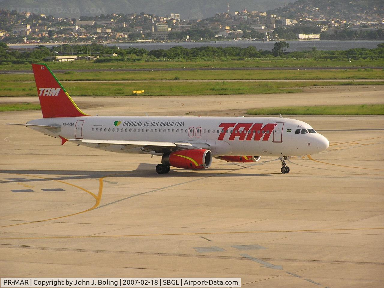 PR-MAR, Airbus A320-232 C/N 1888, TAM A320 taxi at Rio