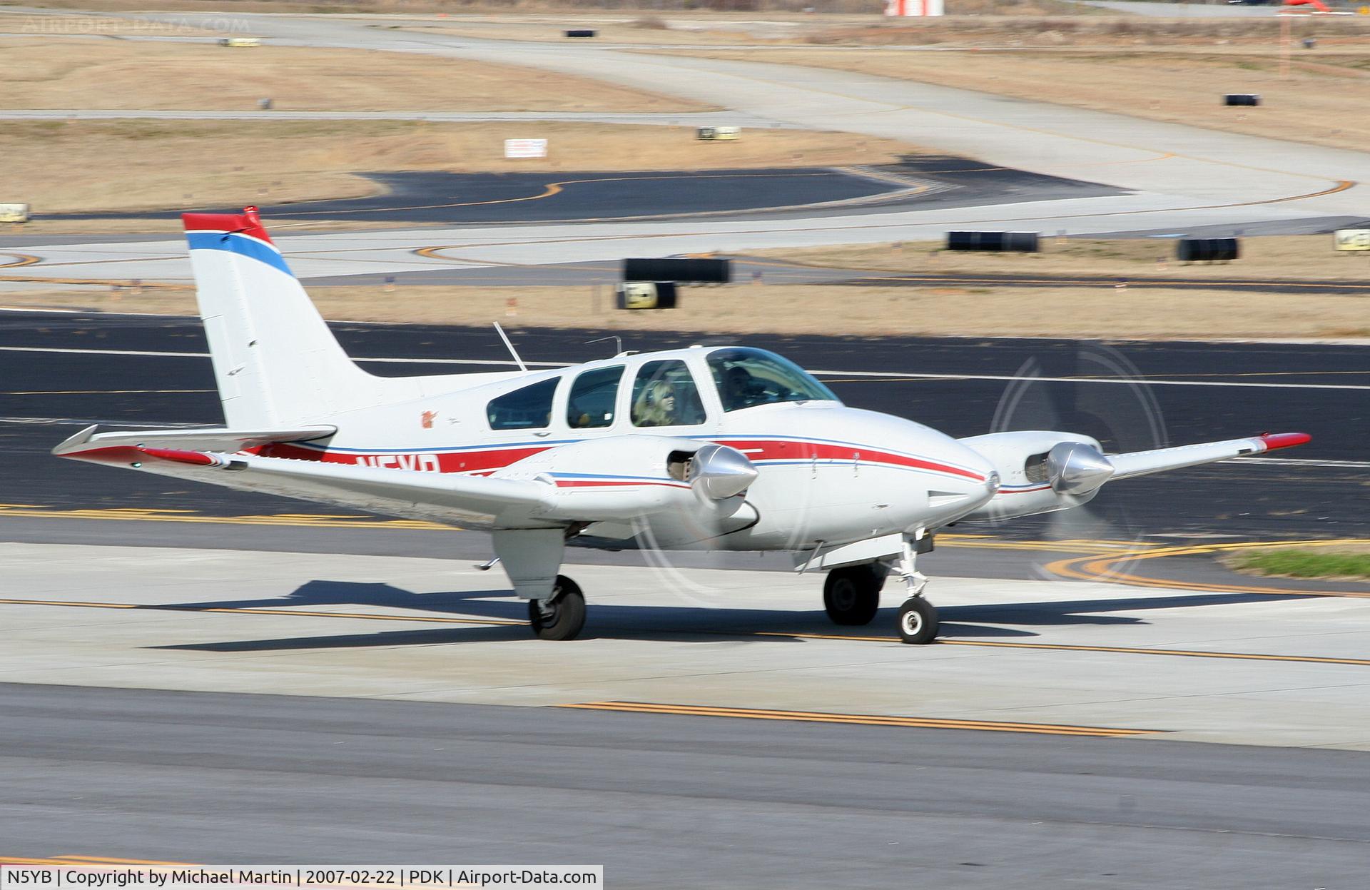 N5YB, 1965 Beech 95-B55 Baron Baron C/N TC-952, Taxing to Runway 34