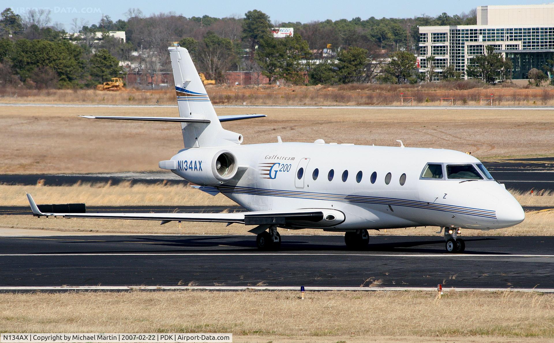 N134AX, 2001 Israel Aircraft Industries G200 C/N 034, Taxing to Runway 2R