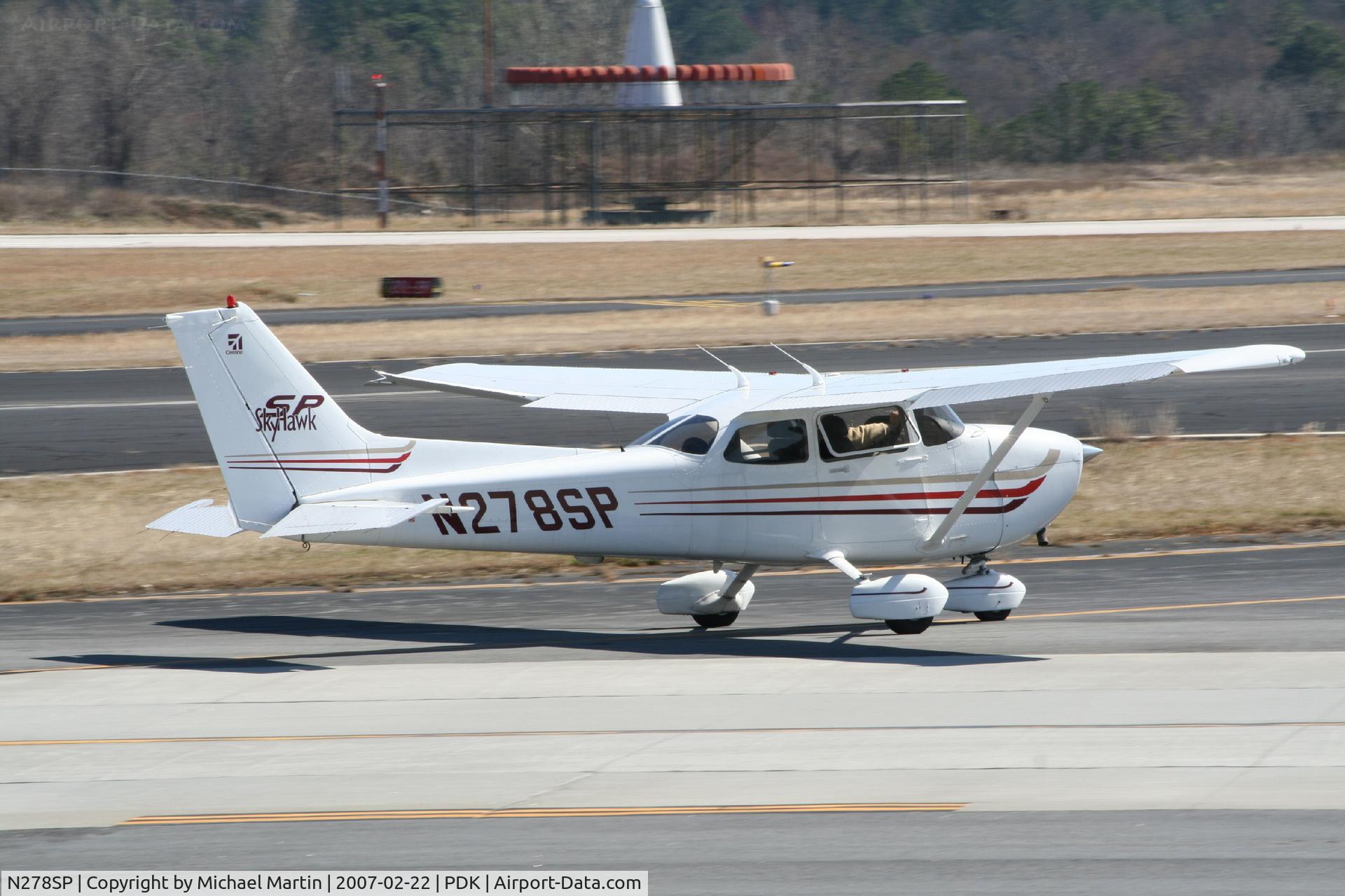 N278SP, 2003 Cessna 172S C/N 172S9474, Taxing to Runway 34