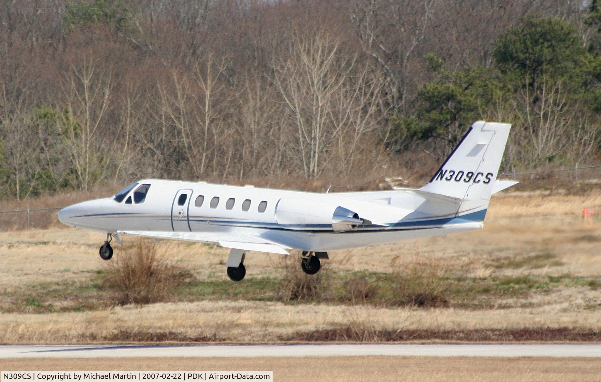 N309CS, 2001 Cessna 550 C/N 550-0977, Departing PDK enroute to APF