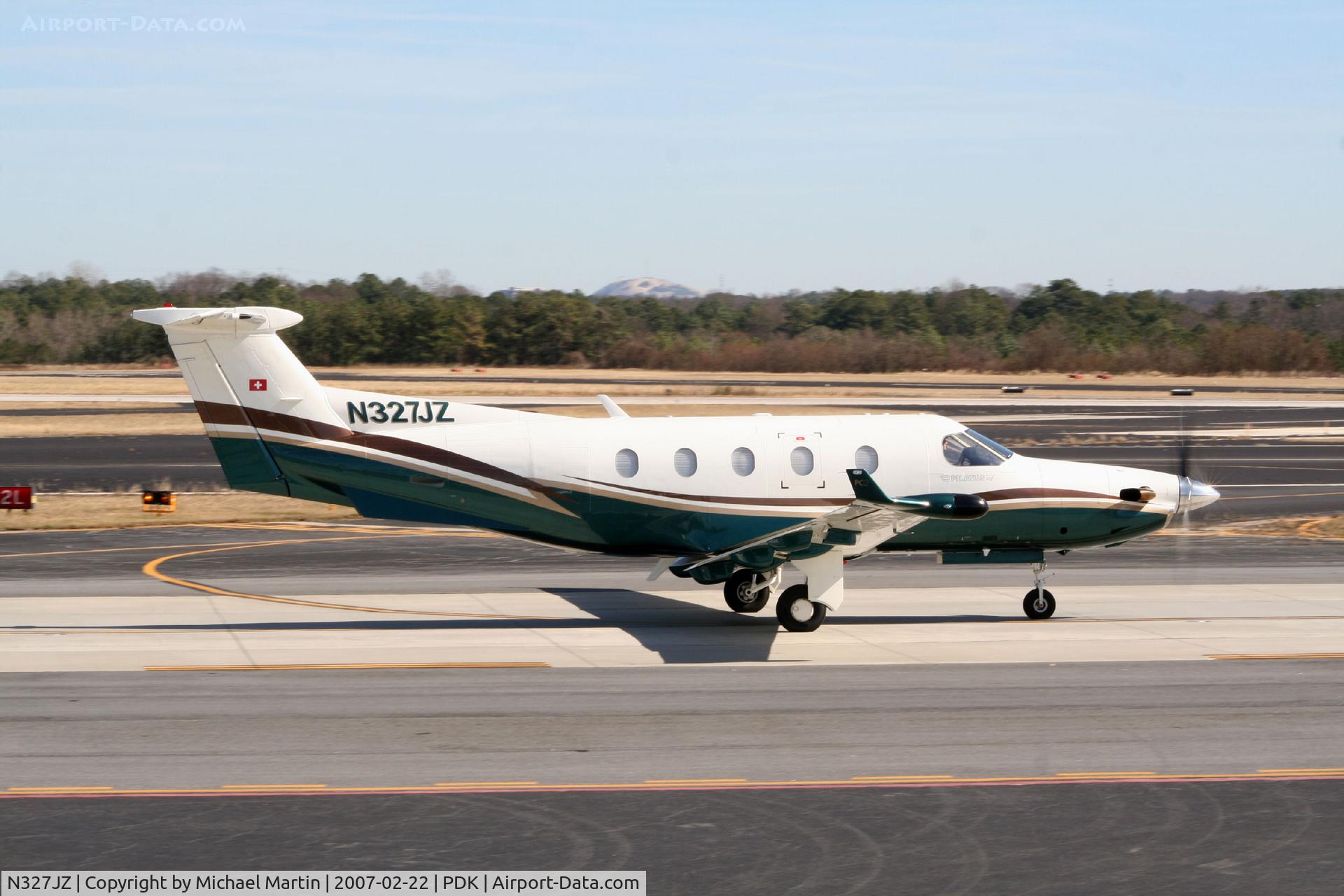 N327JZ, 2000 Pilatus PC-12/45 C/N 327, Taxing to Runway 34
