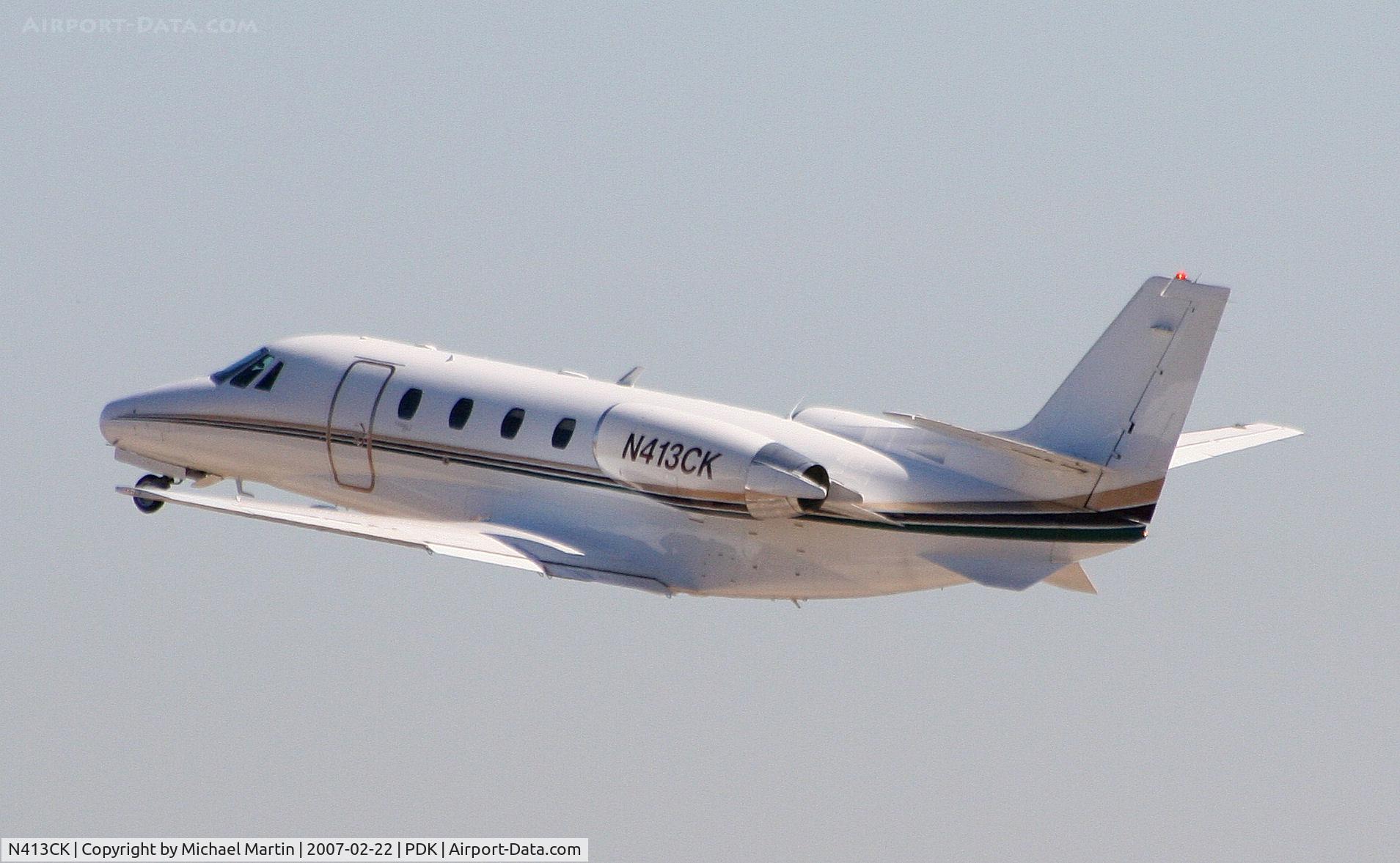 N413CK, 1999 Cessna 560XL C/N 560-5042, Departing PDK enroute to HOB