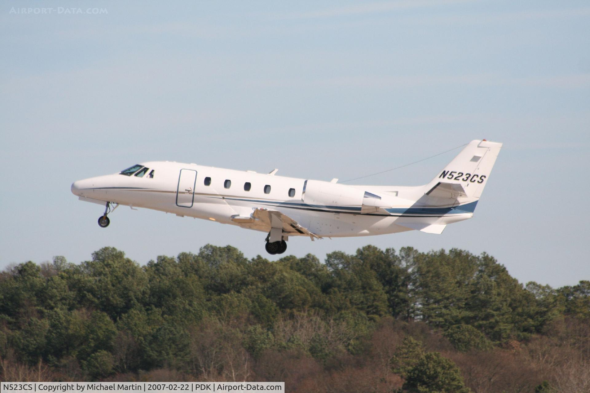 N523CS, 2004 Cessna 560XLS Citation Excel C/N 560-5507, Departing PDK enroute to OKC