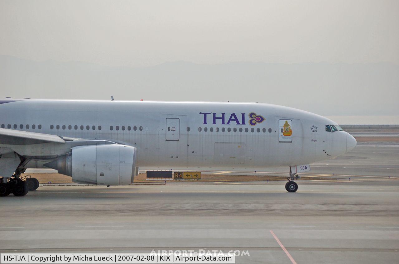 HS-TJA, 1996 Boeing 777-2D7 C/N 27726, Pretty dirty plane