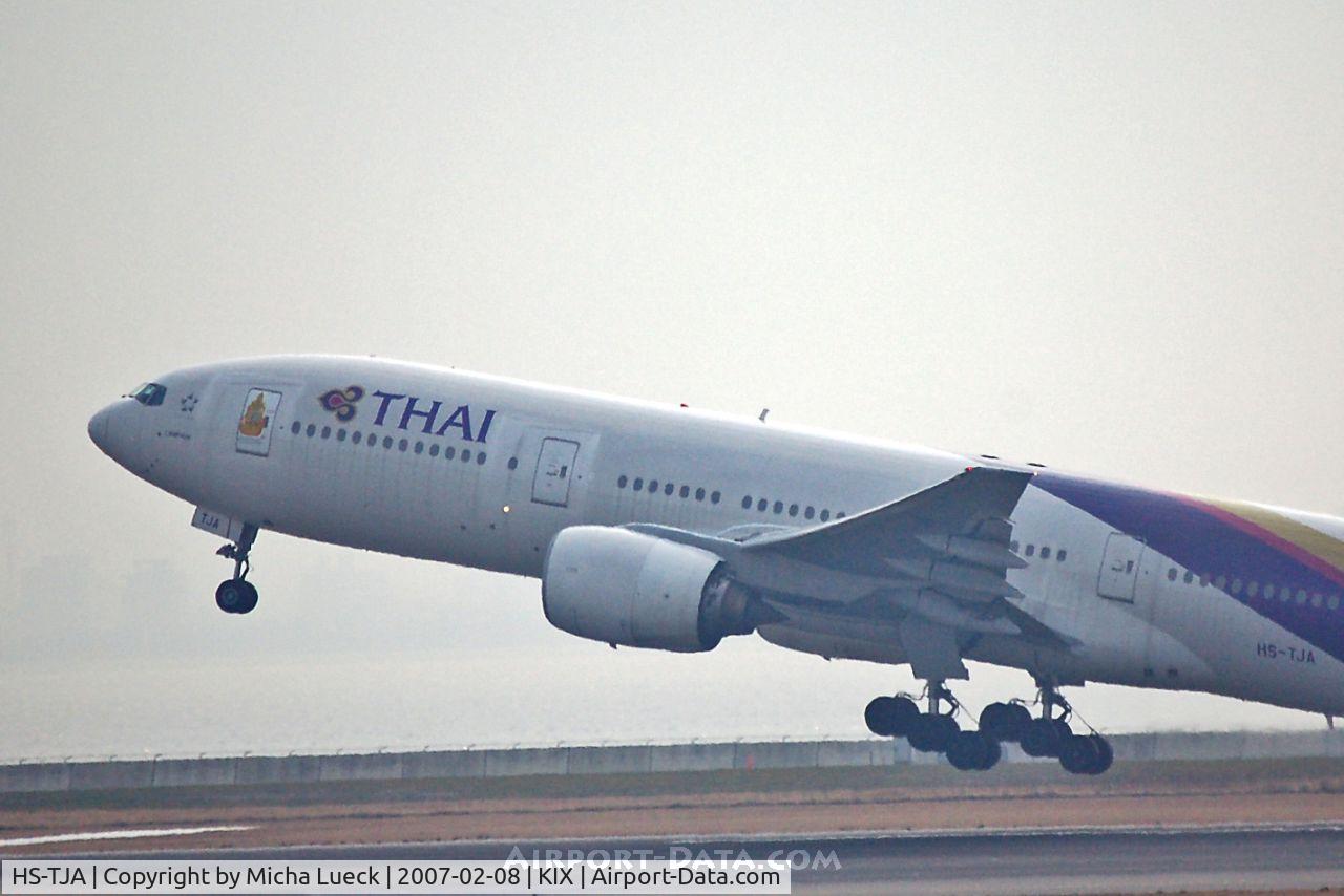 HS-TJA, 1996 Boeing 777-2D7 C/N 27726, Pretty dirty plane