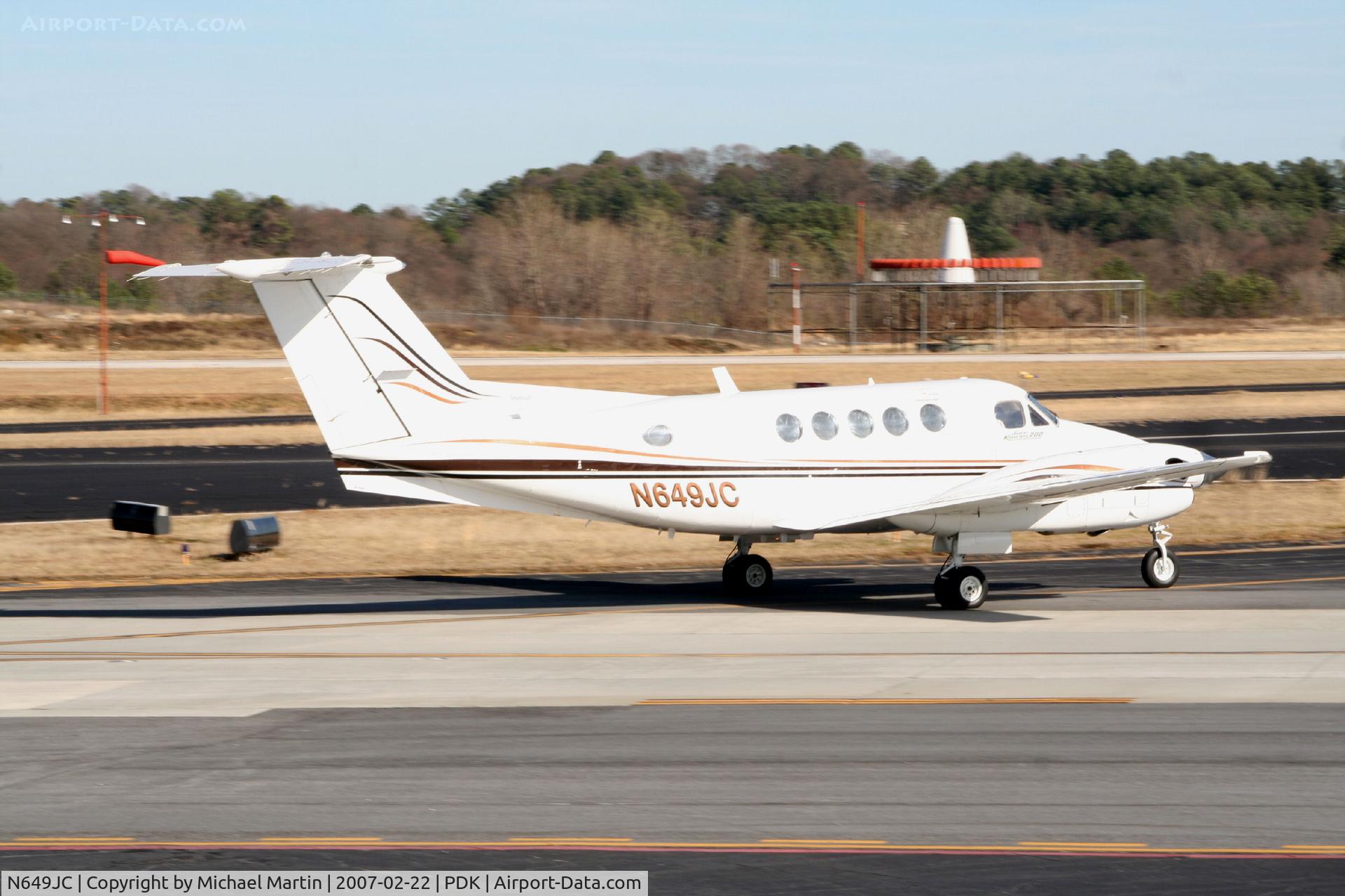 N649JC, 1980 Beech 200 C/N BB-649, Taxing to Runway 34