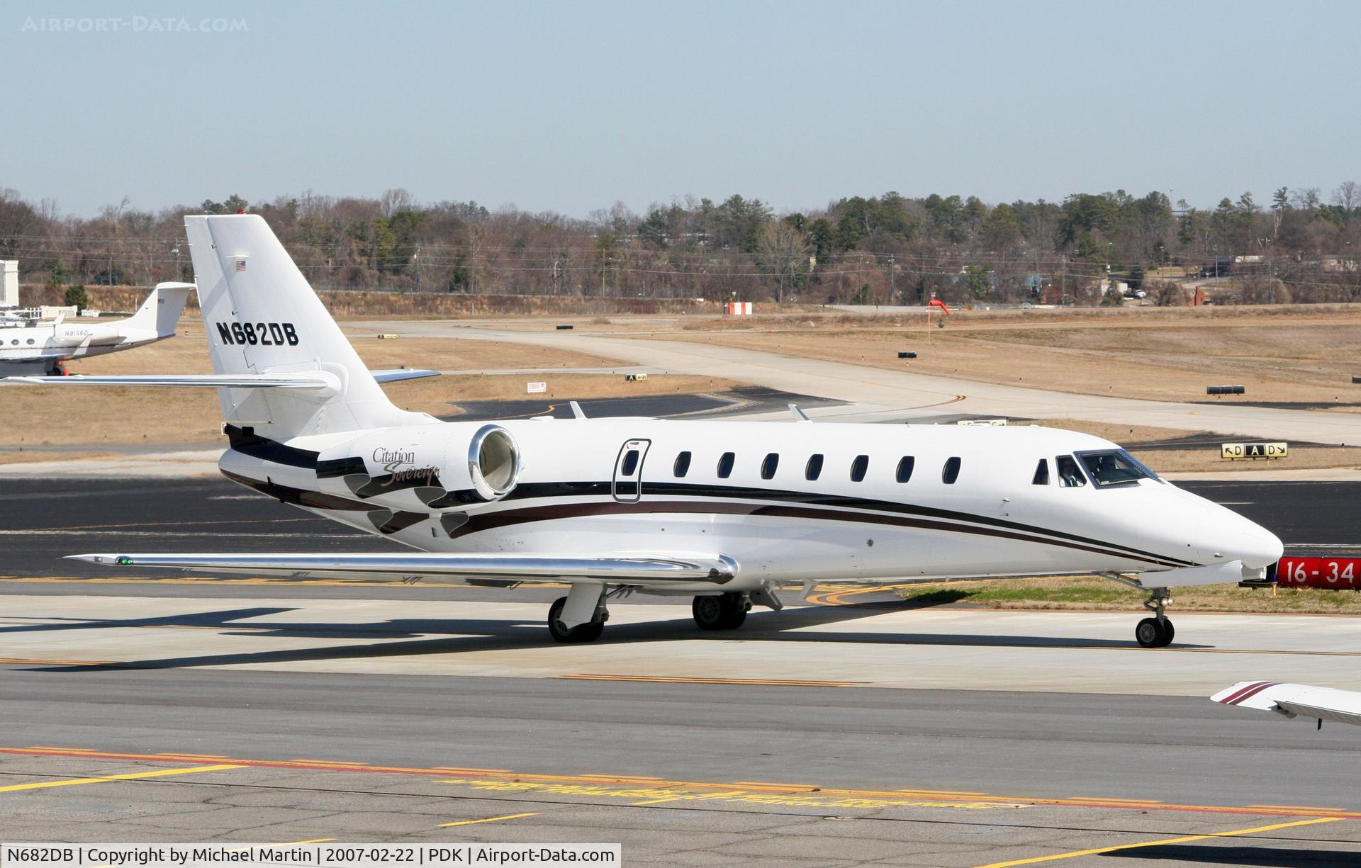 N682DB, 2004 Cessna 680 Citation Sovereign C/N 680-0009, Taxing to Runway 2R