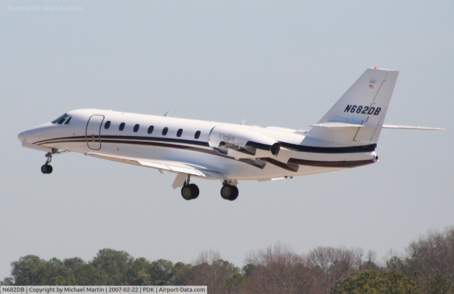 N682DB, 2004 Cessna 680 Citation Sovereign C/N 680-0009, Departing PDK enroute to ORF