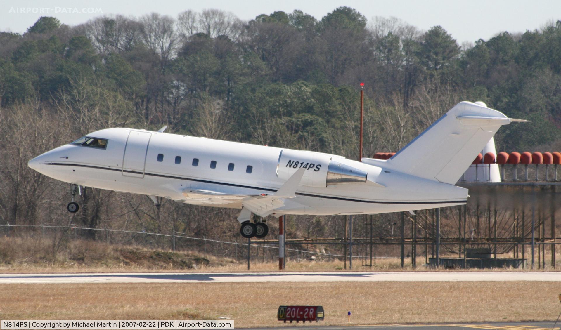 N814PS, 2002 Bombardier Challenger 604 (CL-600-2B16) C/N 5544, Departing PDK enroute to PIE