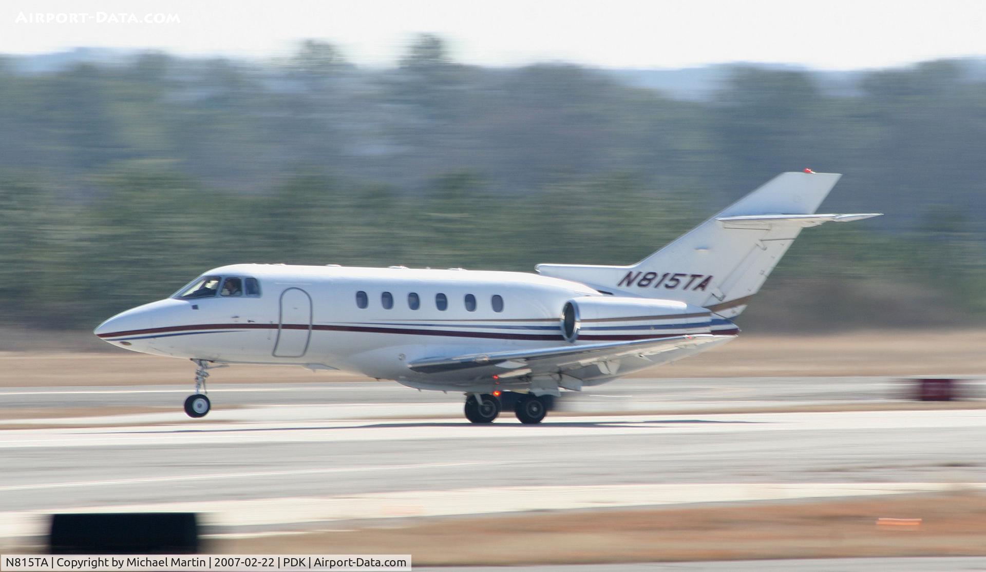 N815TA, 2001 Raytheon Hawker 800XP C/N 258534, Departing PDK enroute to MEM