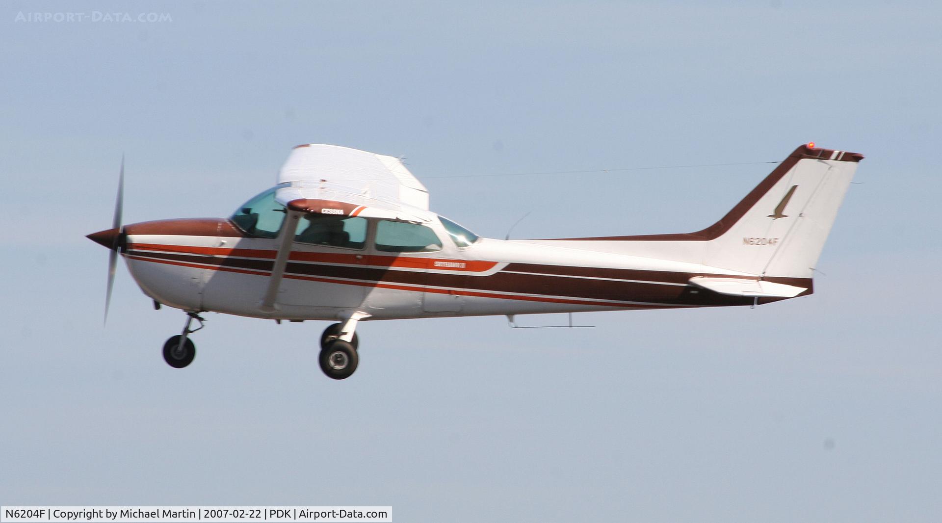 N6204F, 1979 Cessna 172N C/N 17273165, Taking off from Runway 34