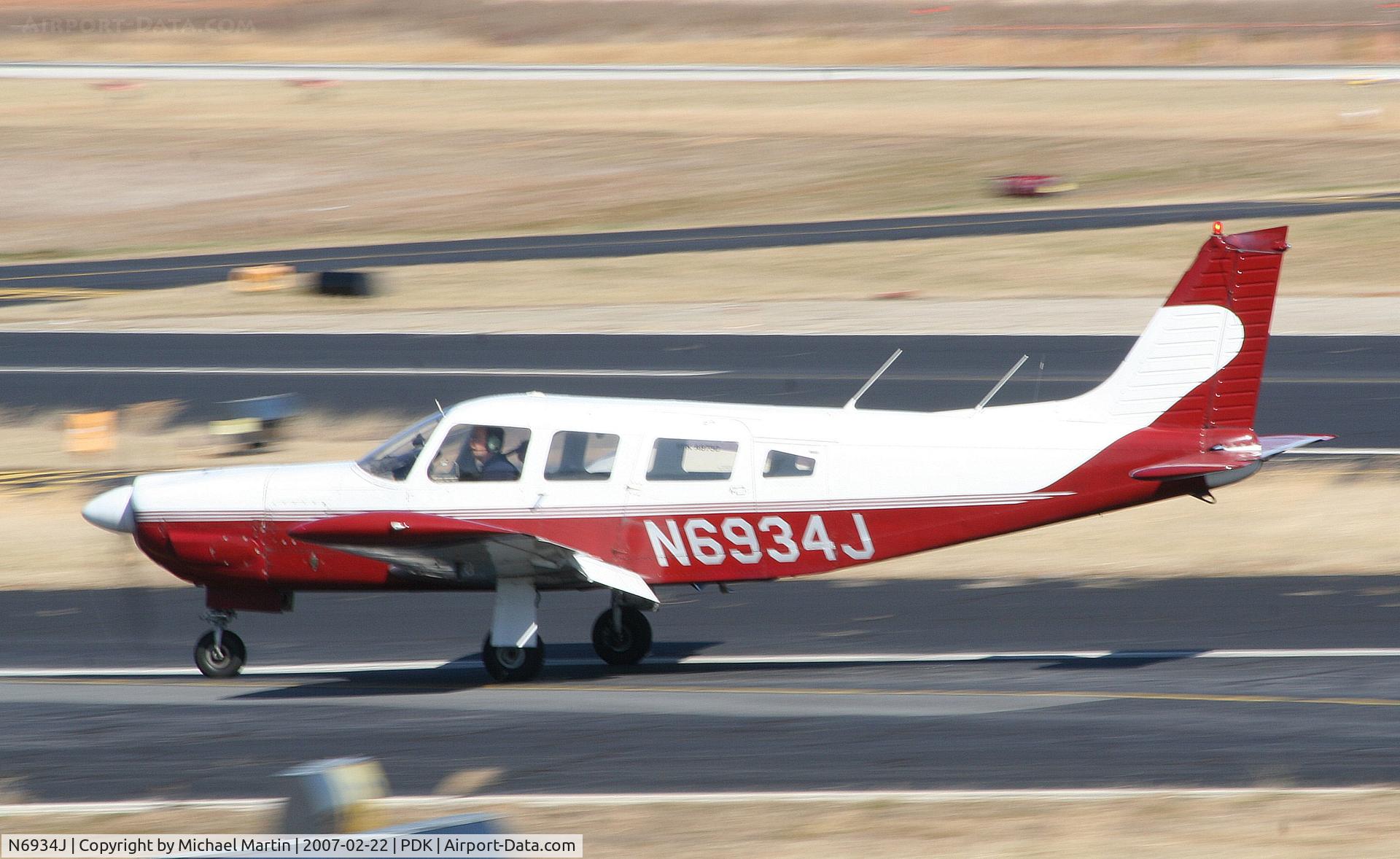 N6934J, 1976 Piper PA-32R-300 Cherokee Lance C/N 32R-7680389, Landing Runway 34