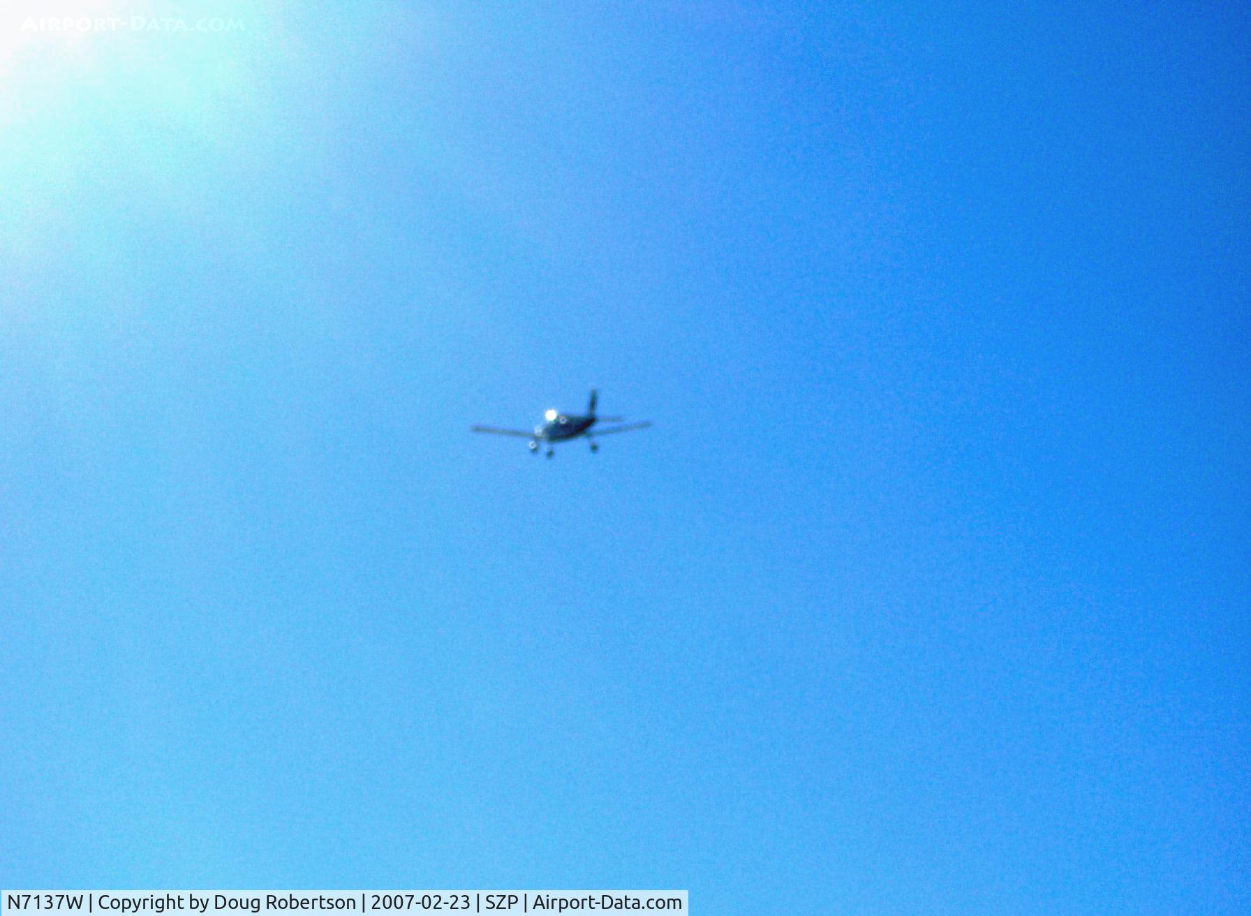 N7137W, 1962 Piper PA-28-180 C/N 28-939, 1962 Piper PA-28-180 CHEROKEE, Lycoming O&VO-360 180 Hp, takeoff climb rwy 22