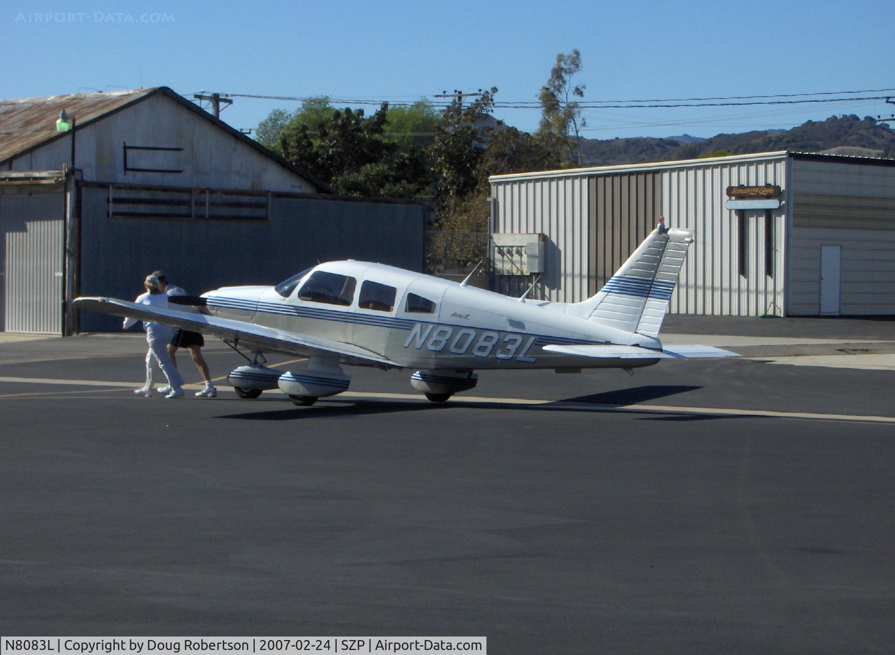 N8083L, Piper PA-28-181 Archer II C/N 28-8090080, 1979 Piper PA-28-181 ARCHER II, Lycoming O-360-A4M 180 Hp, to fuel dock