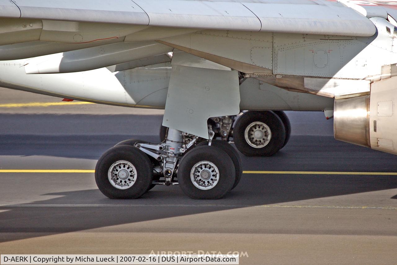 D-AERK, 1996 Airbus A330-322 C/N 120, Main landing gear