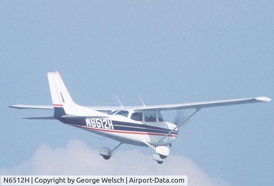 N6512H, 1975 Cessna 172M C/N 17265471, Airborne