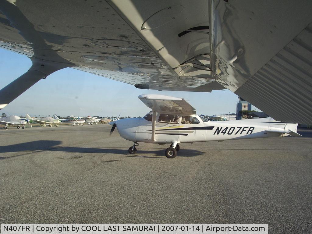 N407FR, 1997 Cessna 172R C/N 17280234, 7FR at TOA Fuel Pit
