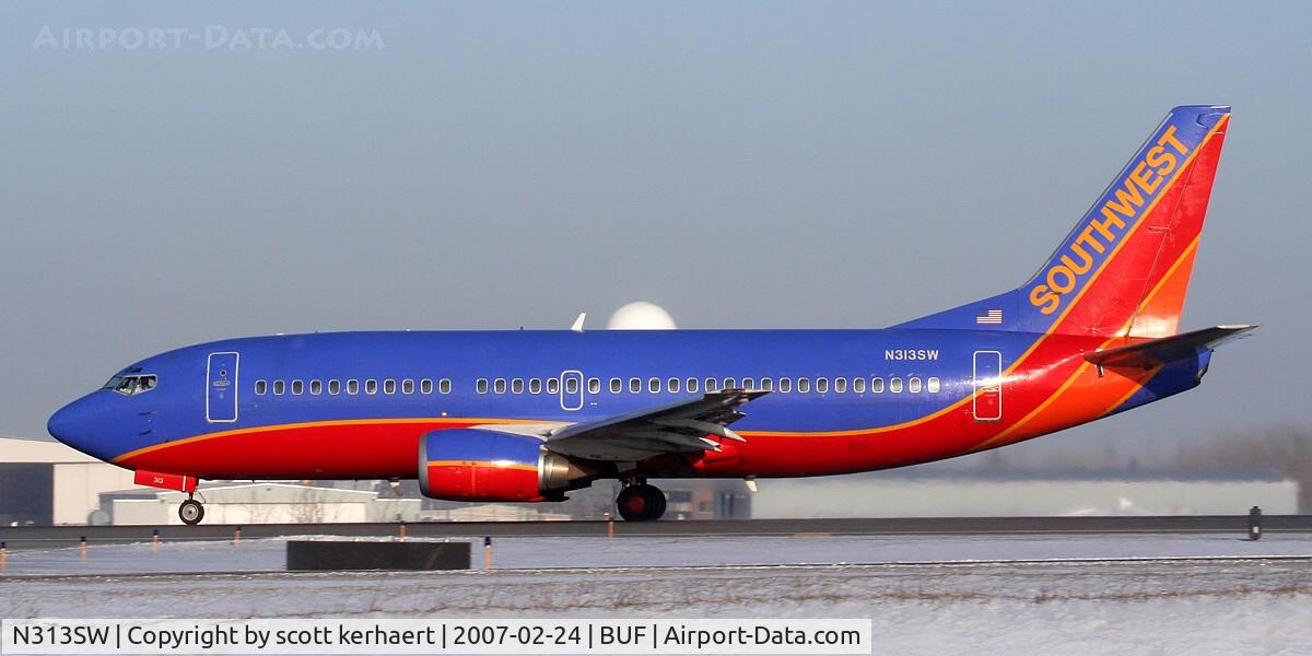 N313SW, 1986 Boeing 737-3H4 C/N 23335, to BWI
