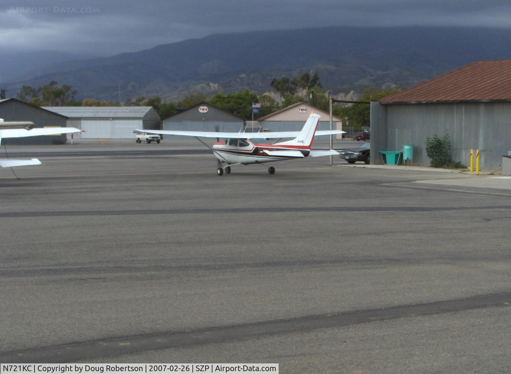 N721KC, 1977 Cessna R182 Skylane RG C/N R18200090, 1977 Cessna R182 SKYLANE RG, Lycoming O-540 upgrade, taxi