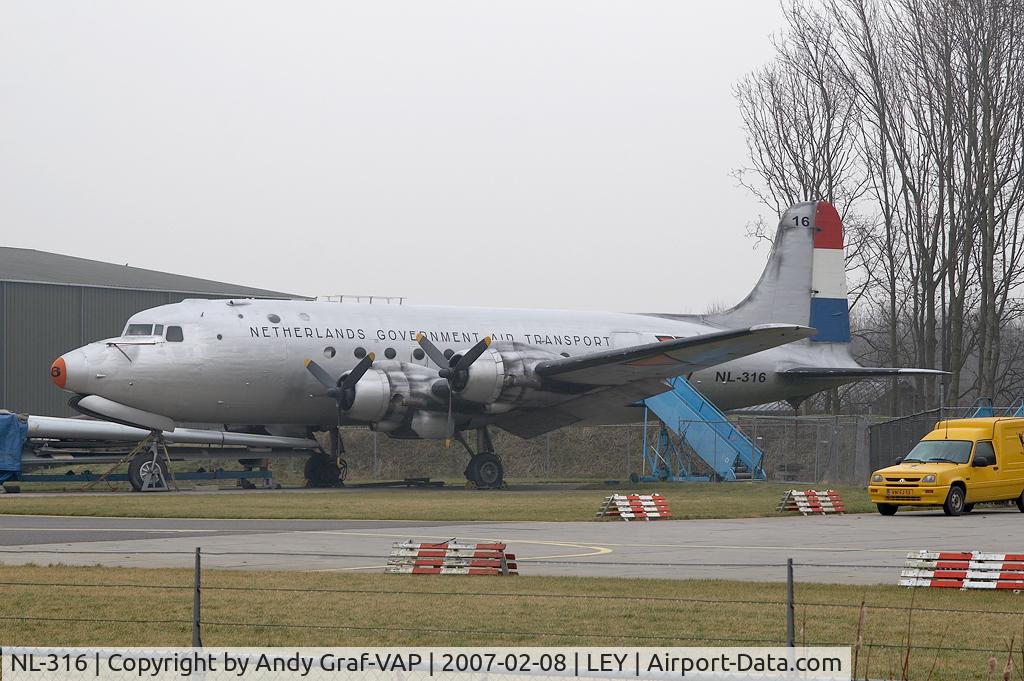 NL-316, 1942 Douglas C-54A Skymaster C/N 7488, Netherland Goverment DC6