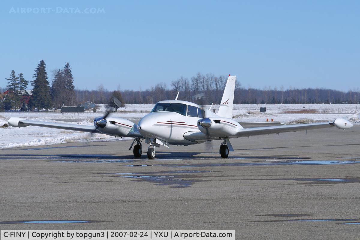 C-FINY, 1964 Piper PA-30-160 Twin Comanche Twin Comanche C/N 30-561, Taxiing onto Ramp 3.