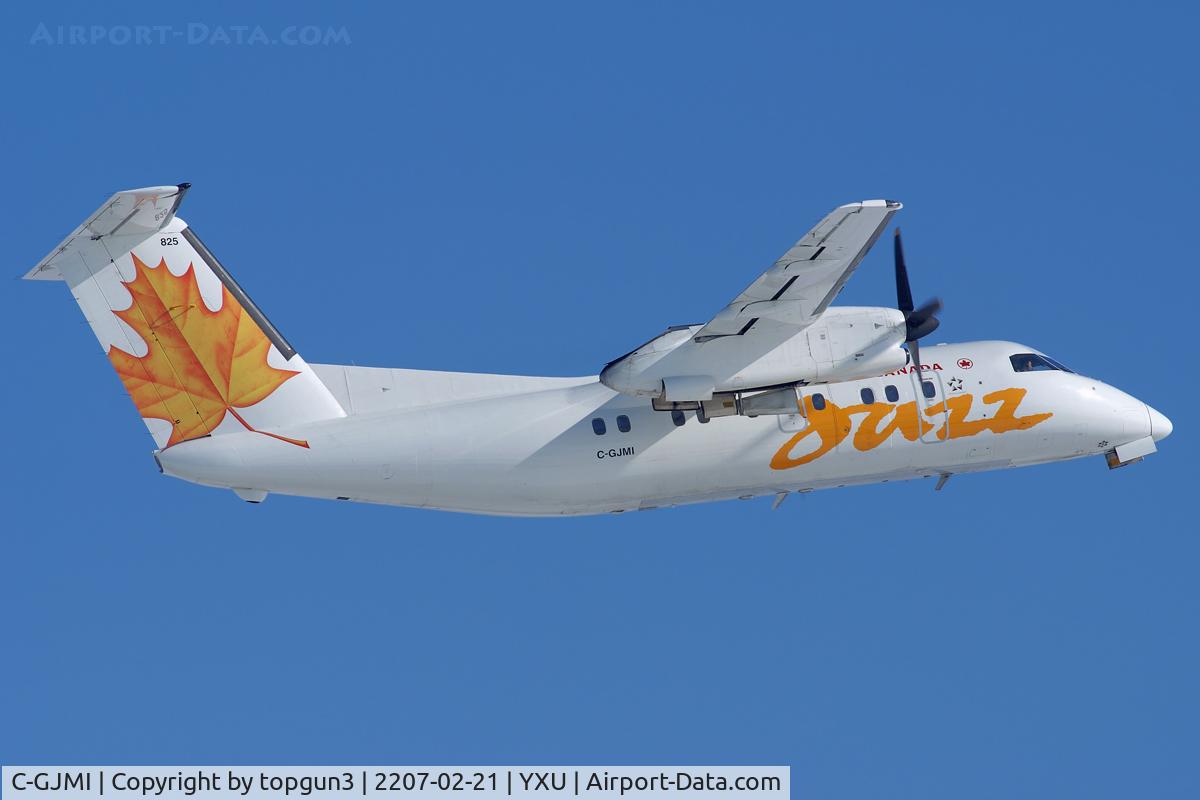 C-GJMI, 1987 De Havilland Canada DHC-8-102 Dash 8 C/N 077, Departing via RWY15.