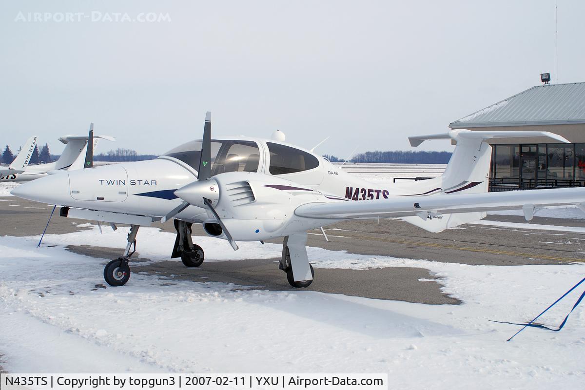 N435TS, 2007 Diamond DA-42 Twin Star C/N 42.AC035, Parked in front of Diamond Flight Centre