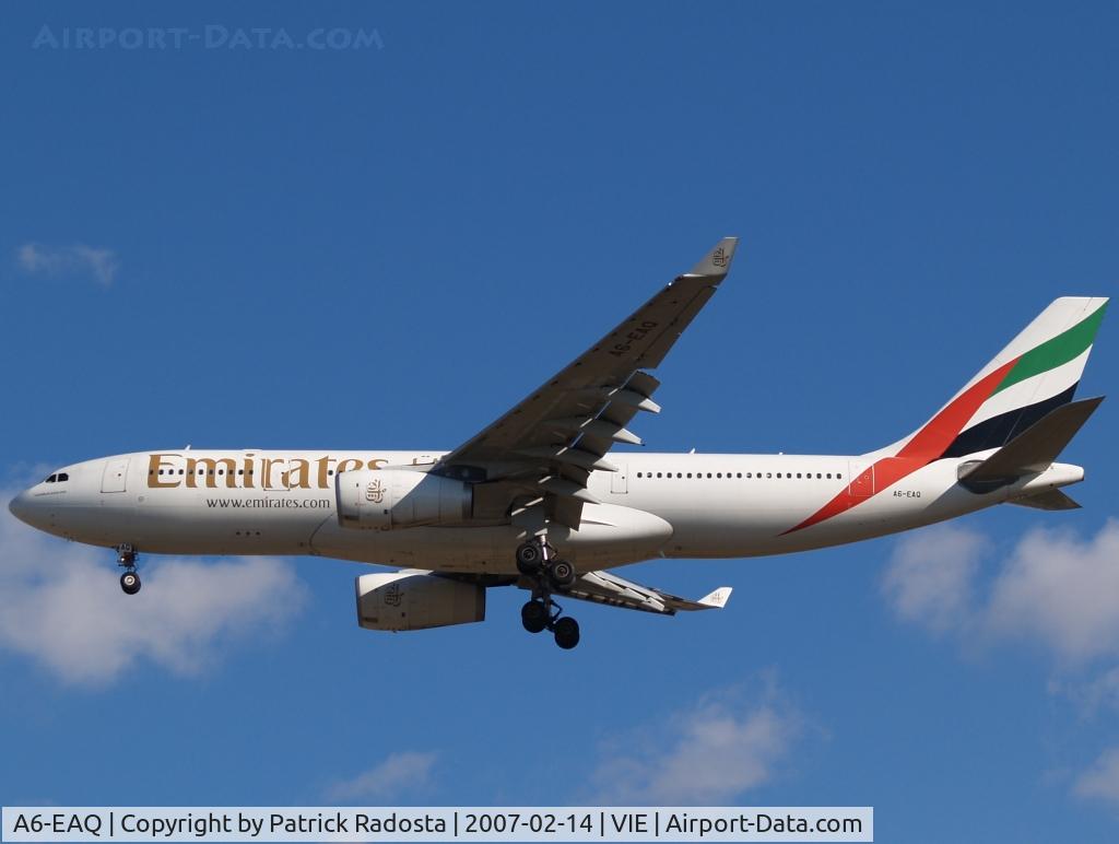 A6-EAQ, 2003 Airbus A330-243 C/N 518, Emirates approaching RWY 34 at VIE