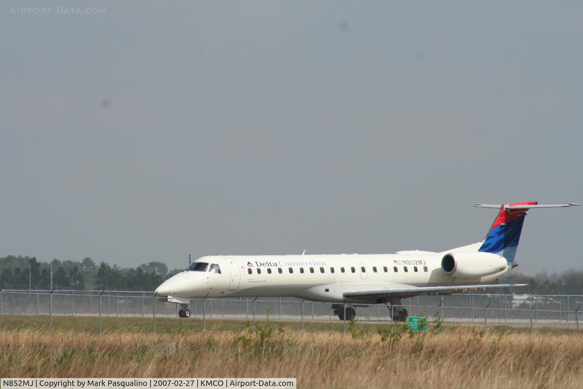 N852MJ, 2002 Embraer ERJ-145LR (EMB-145LR) C/N 145567, EMB-145LR