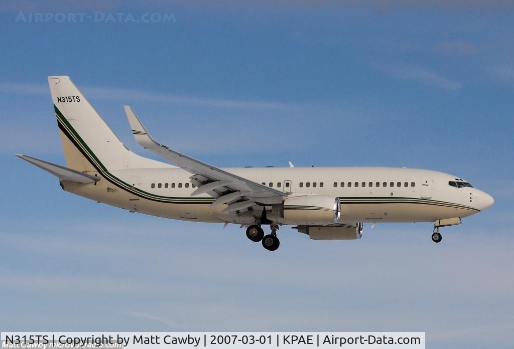 N315TS, 2000 Boeing 737-7CU C/N 30772, Landing at Paine Field