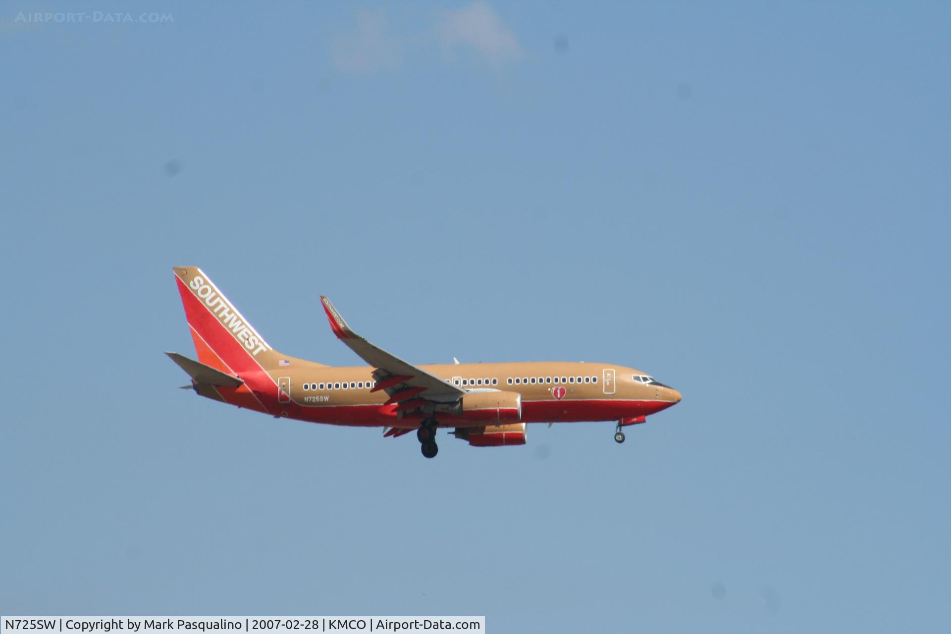 N725SW, 1999 Boeing 737-7H4 C/N 27857, Boeing 737-700