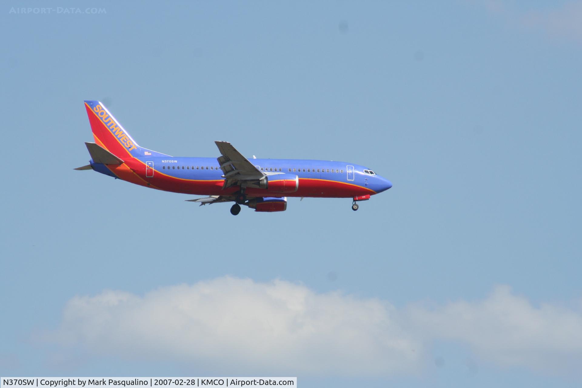 N370SW, 1993 Boeing 737-3H4 C/N 26597, Boeing 737-300