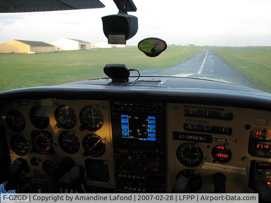 F-GZGD, Cessna TR182 Turbo Skylane RG Turbo Skylane RG C/N R182-00766, Cockpit